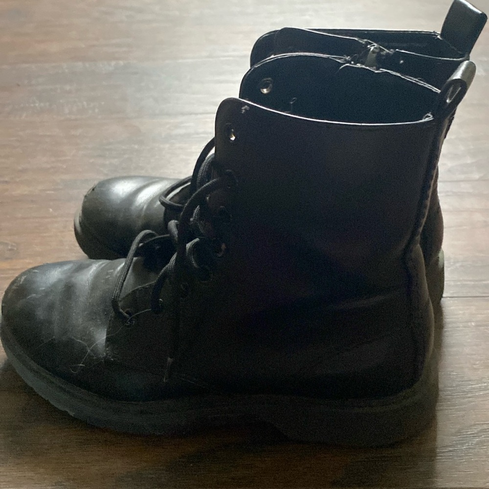 Black boots!